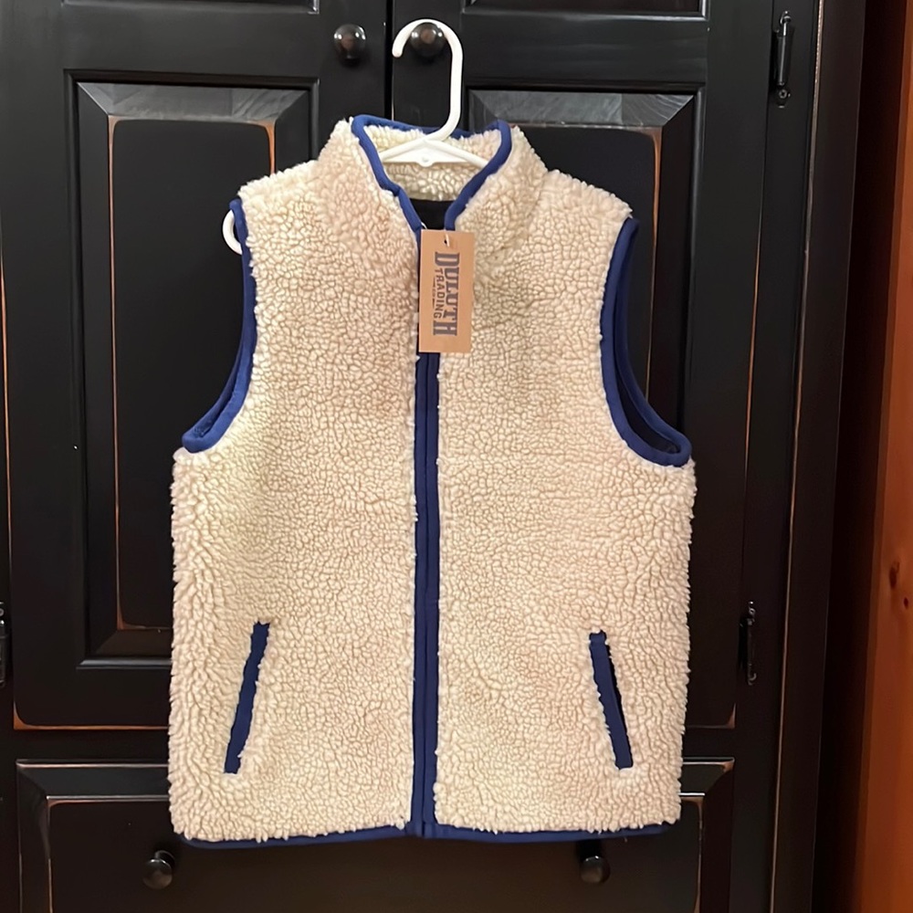 Deluth kids Sherpa vest size 7